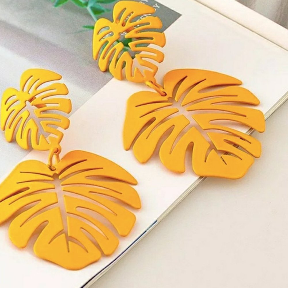 2for $28 Leaf Drop Fashion Earring - Picture 2 of 2